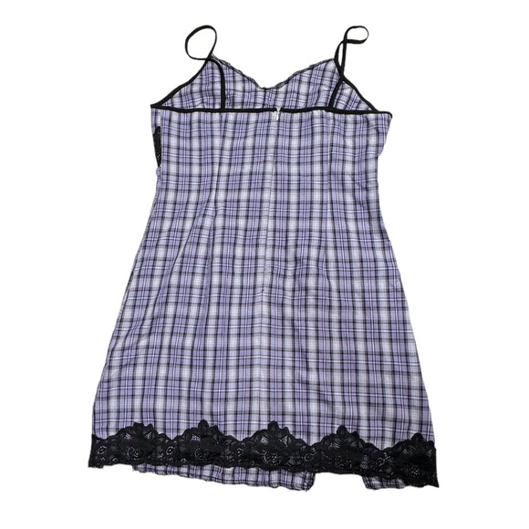 ROMWE size large NWT purple plaid design dress with black lace detailing. - Picture 2 of 10